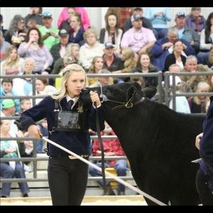 Meet your Posher, Nia